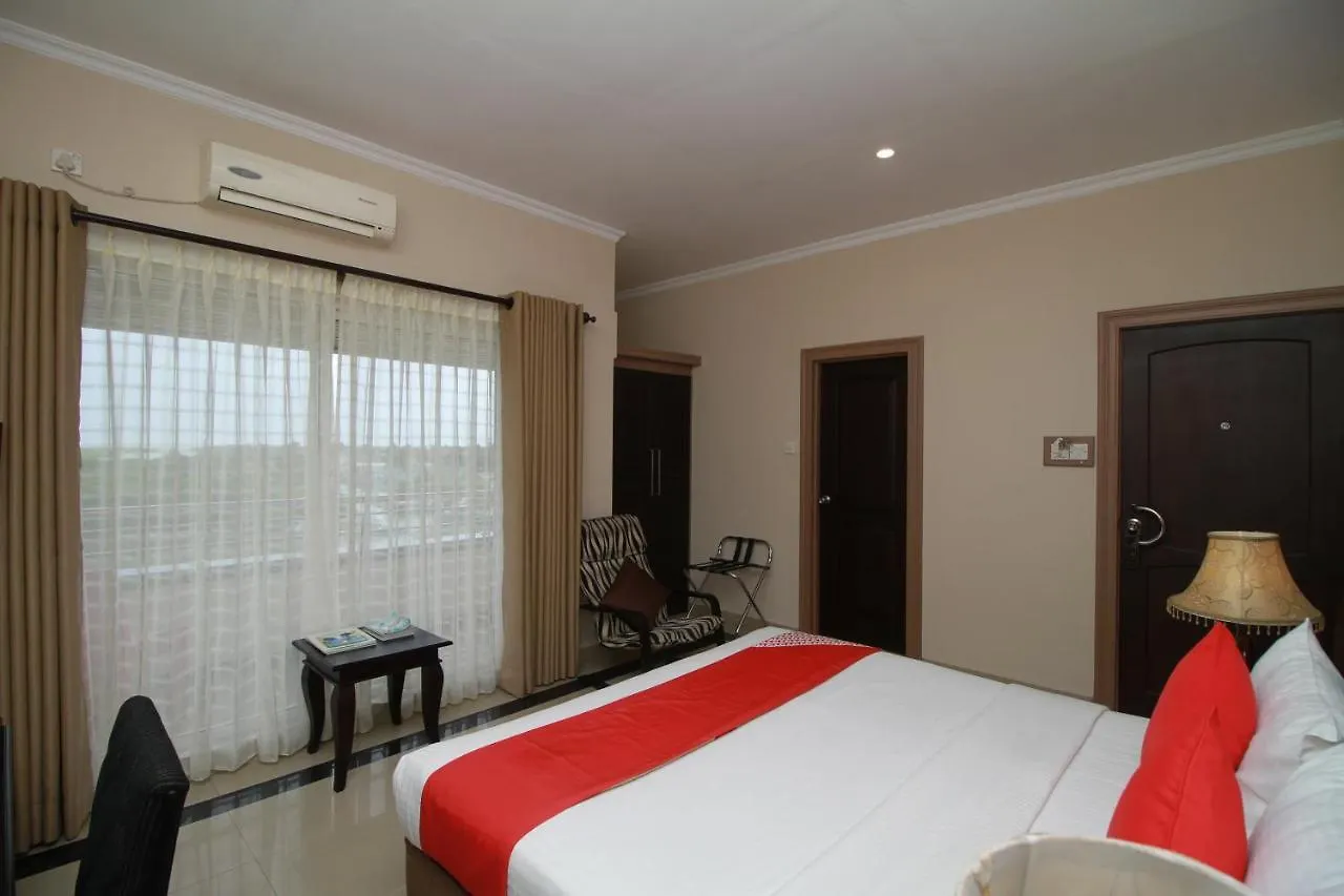 מלון נגומבו Oyo 317 Choy'S Waterfront Residence