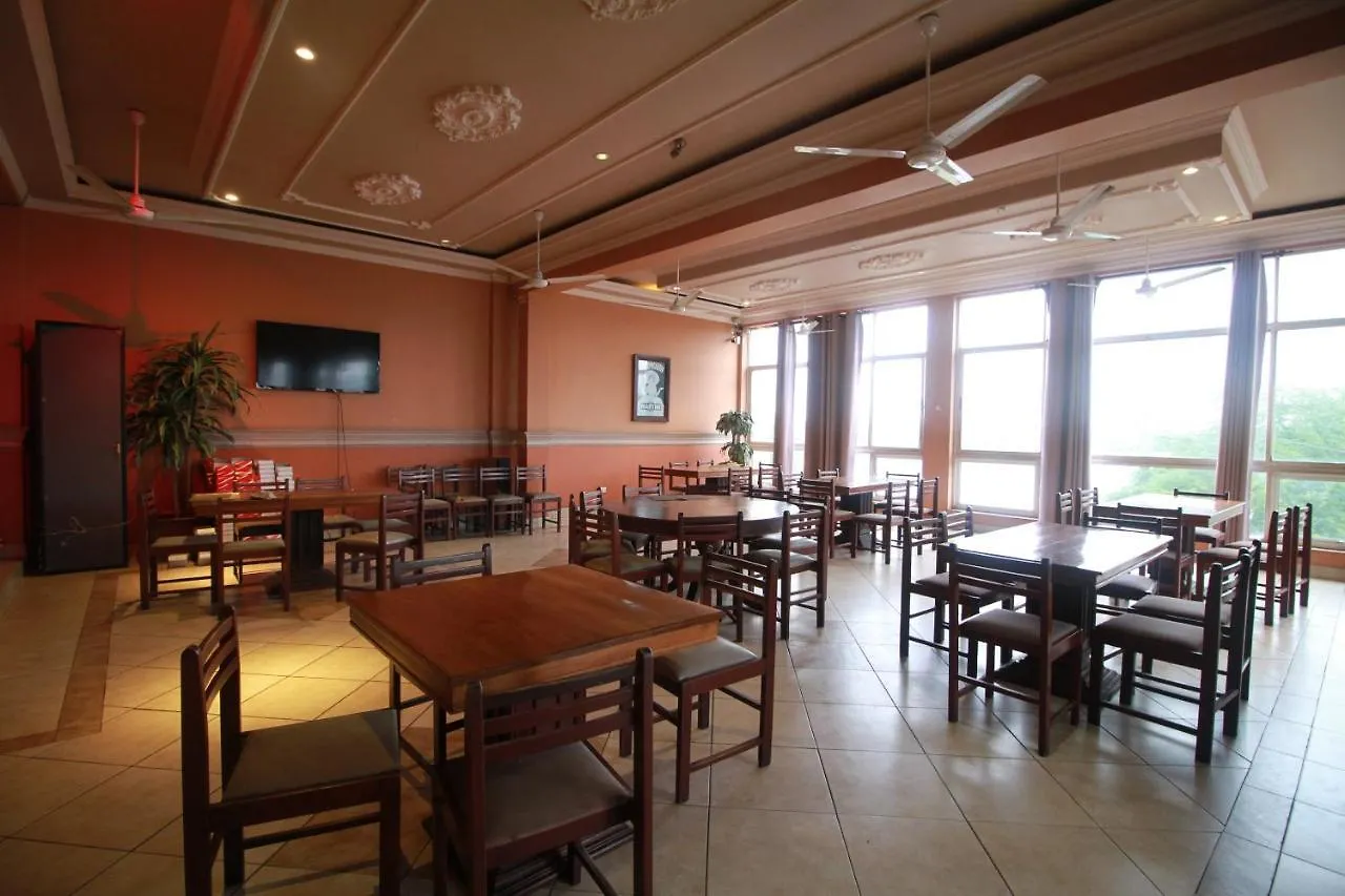 נגומבו Oyo 317 Choy'S Waterfront Residence 3*,